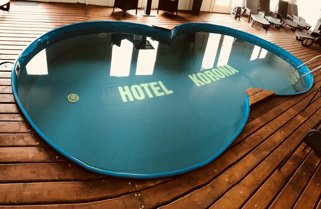 Hotel Korona Хайдусобосло Экстерьер фото